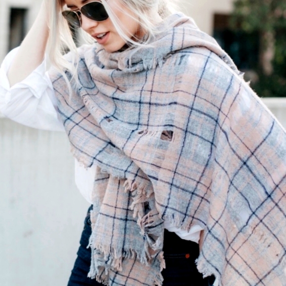 Madewell Camden Plaid Open Weave Scarf Neutral & Light Peach Tones Fringed Scarf - Picture 4 of 7
